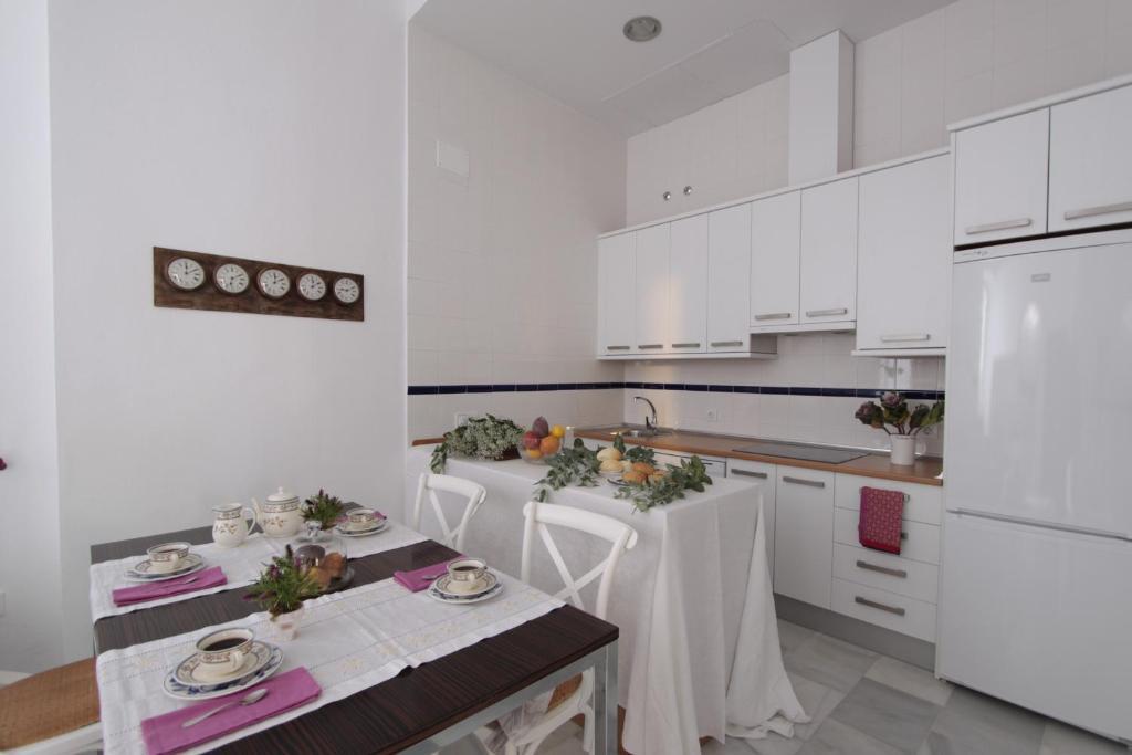 Apartamentos Plaza Pilatos Seville Exterior photo