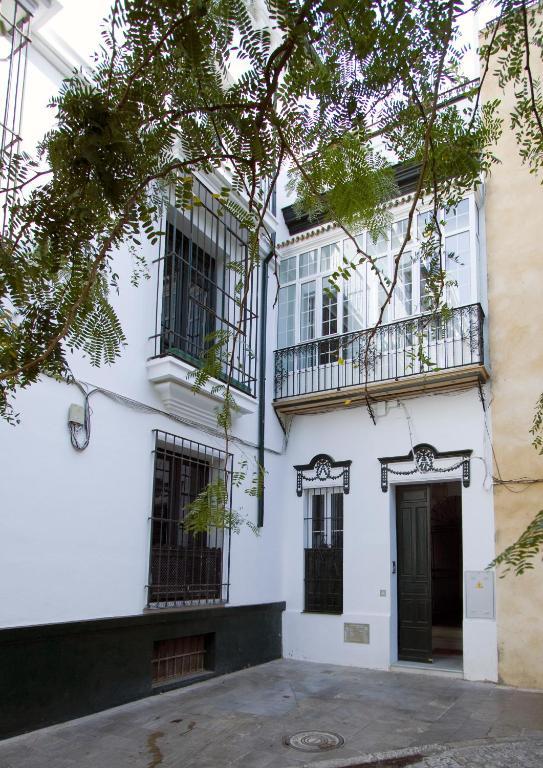 Apartamentos Plaza Pilatos Seville Exterior photo